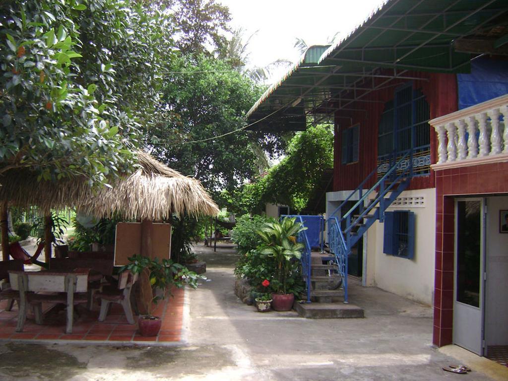 Meas Family Homestay Angk Ta Saom Exterior foto